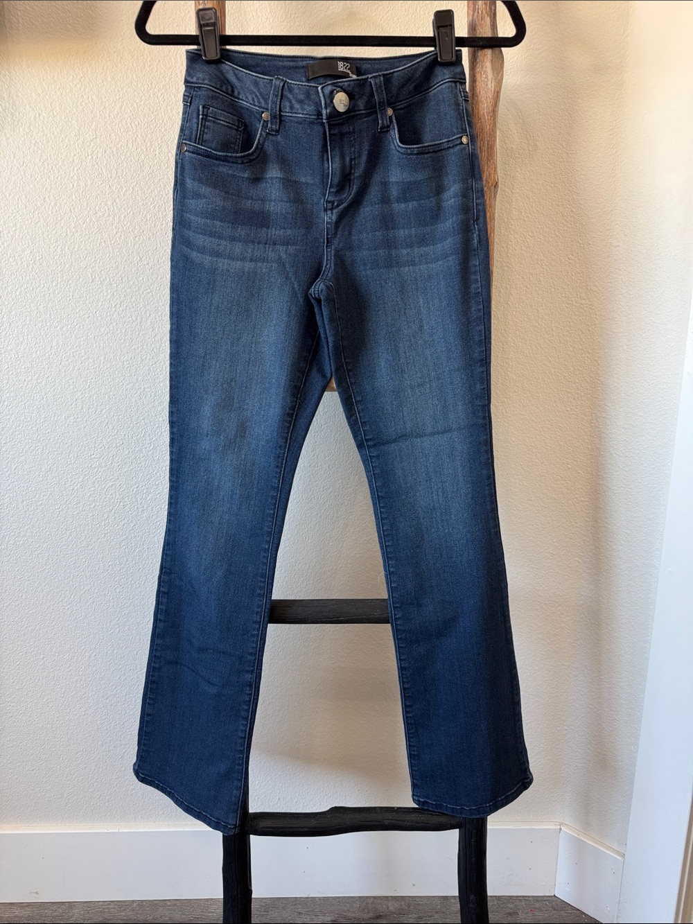 1822 Classic Women's Dark Blue Straight-Leg Jeans
